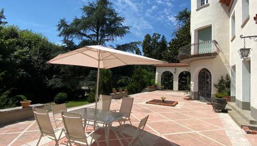 Espectacular Casa Chateau en el centro de Olot - Foto 3