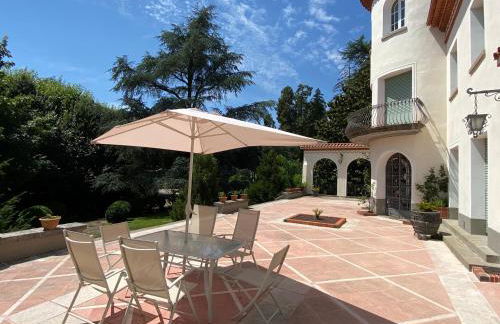 Espectacular Casa Chateau en el centro de Olot - Foto 3