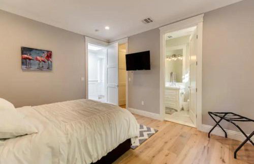 Beautiful 2 Story Right by the Water, Ocean View - Foto 38