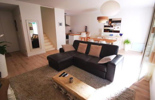 Appartement 90 m2 avec parking terrasse balcons, proche du port et plages - Foto 31