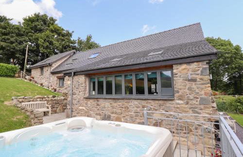 Ysgubor Tyddyn Isaf - Foto 1