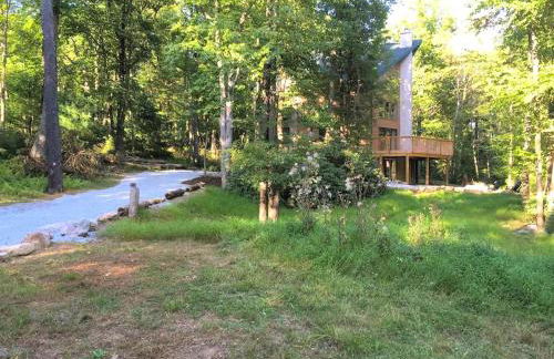 Cozy Vacation Rental for 10 with a Fire Pit in Jim Thorpe, Pennsylvania - Photo 40