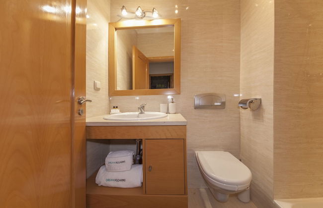 B44 - Alto do Quintão Central Apartment - Photo 15