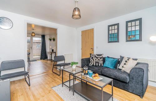 Spacious 5BR House 3 Bathrooms ideal for CONTRACTORS free PARKING - Photo 11