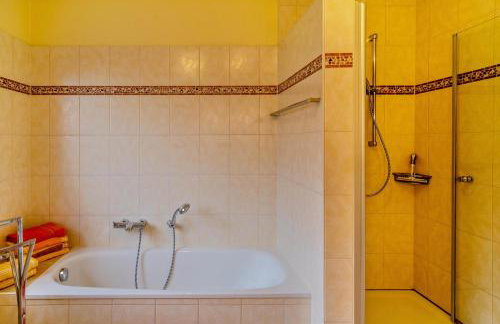 Mediterranes Flair mit Seeblick - Photo 19