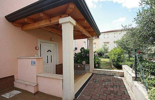 Apartment Bilic with balcony - Photo 2