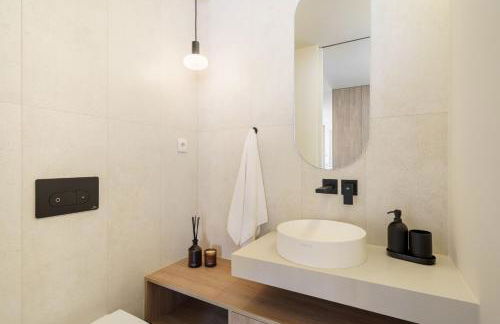 Green Coast Beachfront Retreat By Minhos Guest - Photo 15