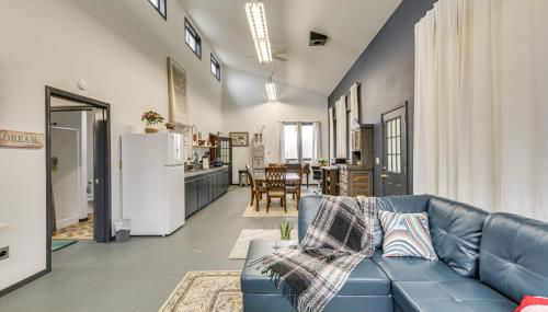 5 Mi to Hillsboro Vintage-Style Home with Fire Pit - Foto 5