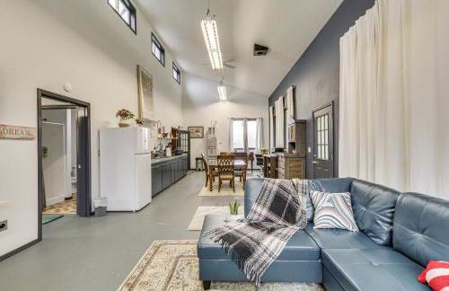 5 Mi to Hillsboro Vintage-Style Home with Fire Pit - Foto 5