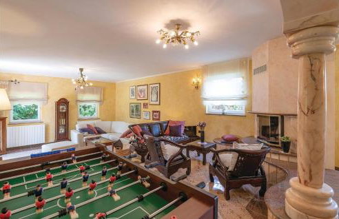 5 Bedroom Beautiful Home In Labin - Photo 38