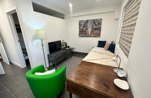 Modern flat in Egham by Royal Holloway University Royal Ascot and Windsor near Heathrow Airport - Foto 9