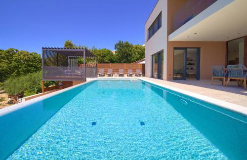 Villa Viverum with heated salt water pool - Photo 5