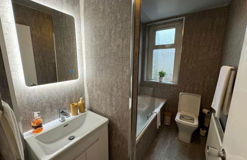 Modern 2BR Cottage Flat - Foto 14