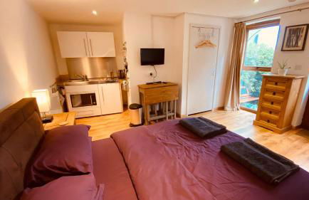 Private Detached Annex in Isleham Village - Photo 4