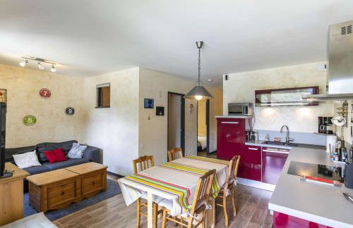 Bel appartement 4 pers, terrasse, parking privé, proche ski et thermes - FR-1-403-98 - Foto 1