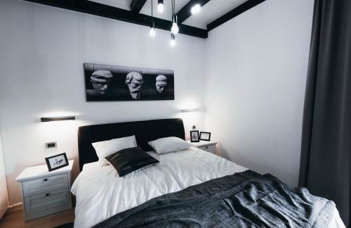 Cozy country home with heated outdoor pool - Photo 33