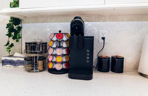 New 6min to 3 Sister Springs, Spacious, Fun with Game Room - Foto 22