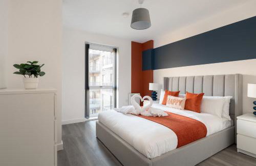 Lovely Home Near Canal, Park, & Central MK - Photo 13