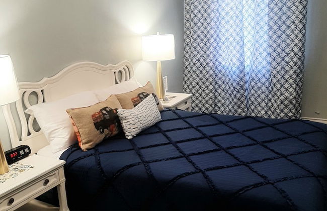 The New Star Motel with Studio-Kitchens: 1950s Extended-Stay Lodging and Retreat Center - Photo 11