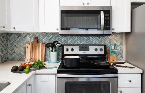 Beachfront 4BR - Tiki Bar, Yard Games, Pet-Friendly - Foto 72