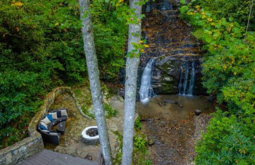 Hidden Gem Falls Cabin with Creek and Game Room - Foto 28