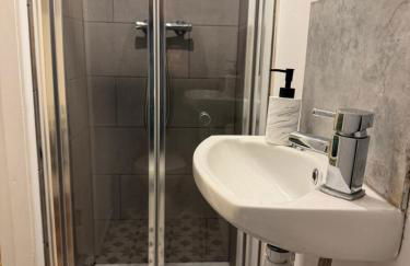 2 Bedroom Wakefield City Centre House With All Ensuite Rooms - Foto 43