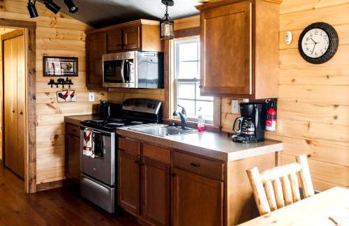 Romantic Log Cabin Accommodation with Private Jacuzzi near Huntington, West Virginia - Foto 11