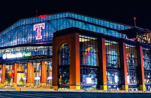 Pickleball Court - Walk to AT&T Stadium, Globe Life, Six Flags, Texas Live! & more - Foto 59