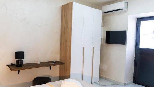 Paradise House - Photo 4, wardrobe