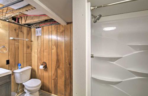 Bluefield Retreat with Pool Table Near Parks! - Foto 24