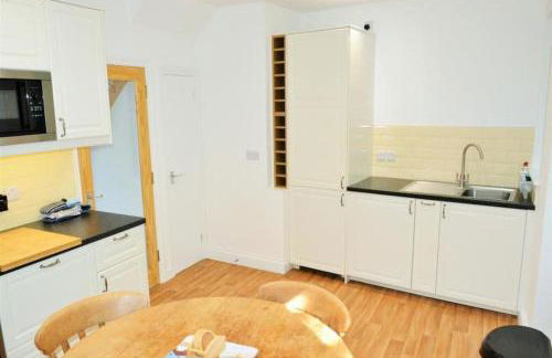 Fabulous 2 Bed Cottage - Outstanding Sea Views - Foto 34