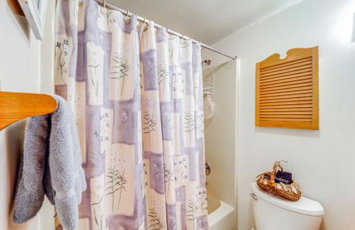 On-Site Lake and Pool Access Cabin in Newland! - Foto 11