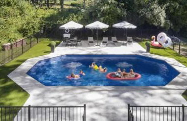 Renovated Retreat with Heated Pool - Foto 40