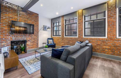 Industrial 2BR Apt, Liverpool City Centre Sleeps 8 - Foto 14