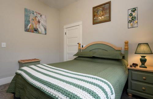 Promise Land Manor Historic home lake access, near parks and venues - Foto 14