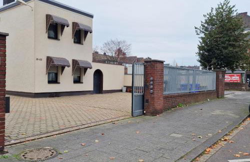 Tolstov House - 6 Room House with Terrace and Parking - 30 Min Messe DUS - Foto 35