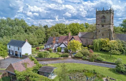 Lapley Manor Lodge - Photo 1