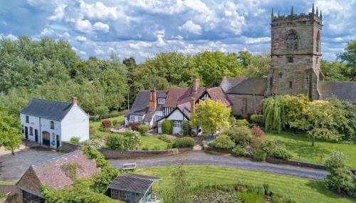 Lapley Manor Lodge - Photo 1