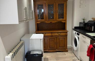 Quiet, Sleeps 7, Notts City, Transport, Motorpoint, Trent Bridge GF - Foto 6