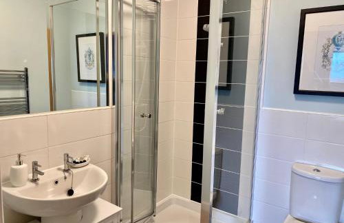 Stunning Sea Views, luxury apartment beaches & restaurants are a short walk away - Foto 7