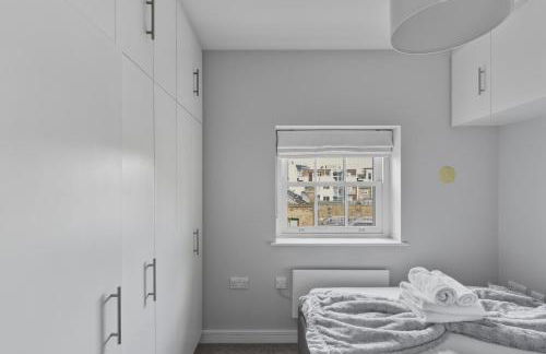 Stylish 2BR Retreat Steps from Kings Cross - Foto 18