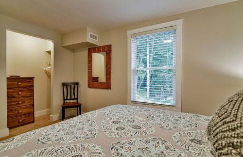 Renovated Bungalow with Panoramic Sunset Views near Black Mountain, NC - Foto 50