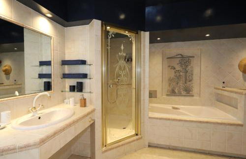 Lodge ou Gîte de caractére avec jaccuzi spa piscine - Foto 70