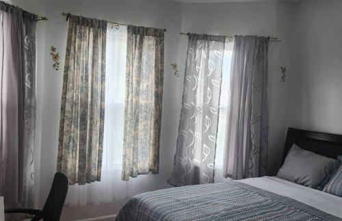 Massive 5 bedroom Close to NYC - Photo 6