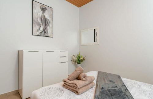 Marina View Apartment - Pool & stunning ocean view - Photo 28