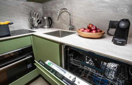 FLORA ALPINA EXPERIENCE - "Ski-to-Door" Brand New Chalet Apartments with Indoor Garage and Mountain View - Foto 18