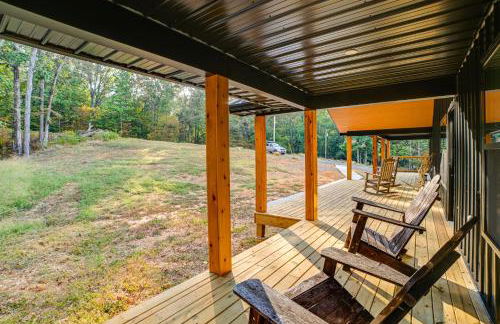 Walk to Lake Barkley! Family Home with Outdoor Oasis - Foto 4