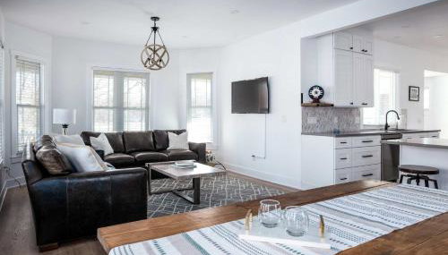 Chic 3 BDR Williams Bay Retreat with Fire pit for 8 - Foto 2