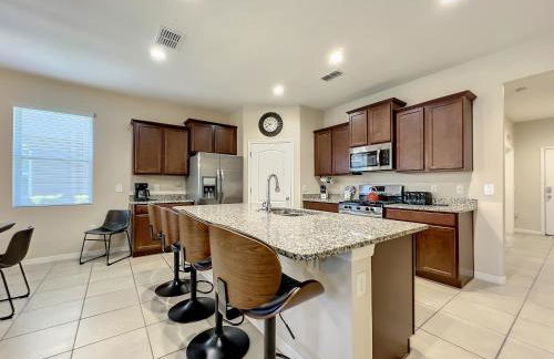 Solterra Resort Davenport FL Clubhouse Area - 7 Bedroom 6 Bath Home with Private Pool Spa - Lazy River 20 min from Disney - Foto 104