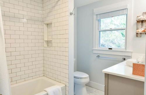 Wrap-Around Porch Mins to Beach - Foto 19